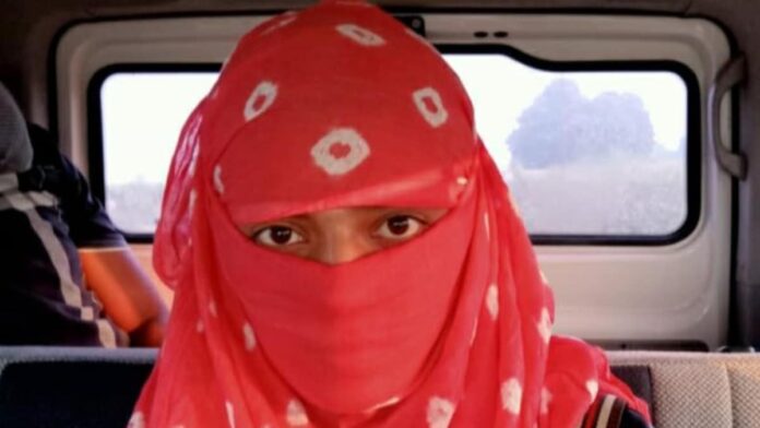 "Lady Don" Nabbed: 19-Year-Old Annu Dhankar Arrested in UP After Luring Victim to His Death "Lady Don" Nabbed: 19-Year-Old Annu Dhankar Arrested in UP After Luring Victim to His Death