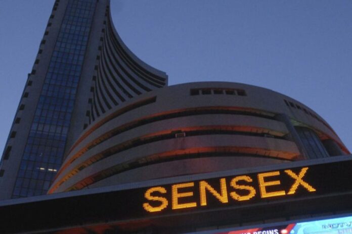 Sensex Plunges Nearly 1,000 Points Amid US Fed Concerns, Trade Deficit Pressure Sensex Plunges Nearly 1,000 Points Amid US Fed Concerns, Trade Deficit Pressure