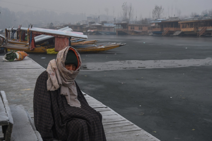 Intense Cold Wave Grips Kashmir: Srinagar Records Minus 7.3 Degrees Celsius Intense Cold Wave Grips Kashmir: Srinagar Records Minus 7.3 Degrees Celsius