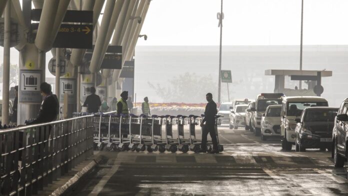 Dense Fog Disrupts Delhi Airport Operations, Over 100 Flights Delayed